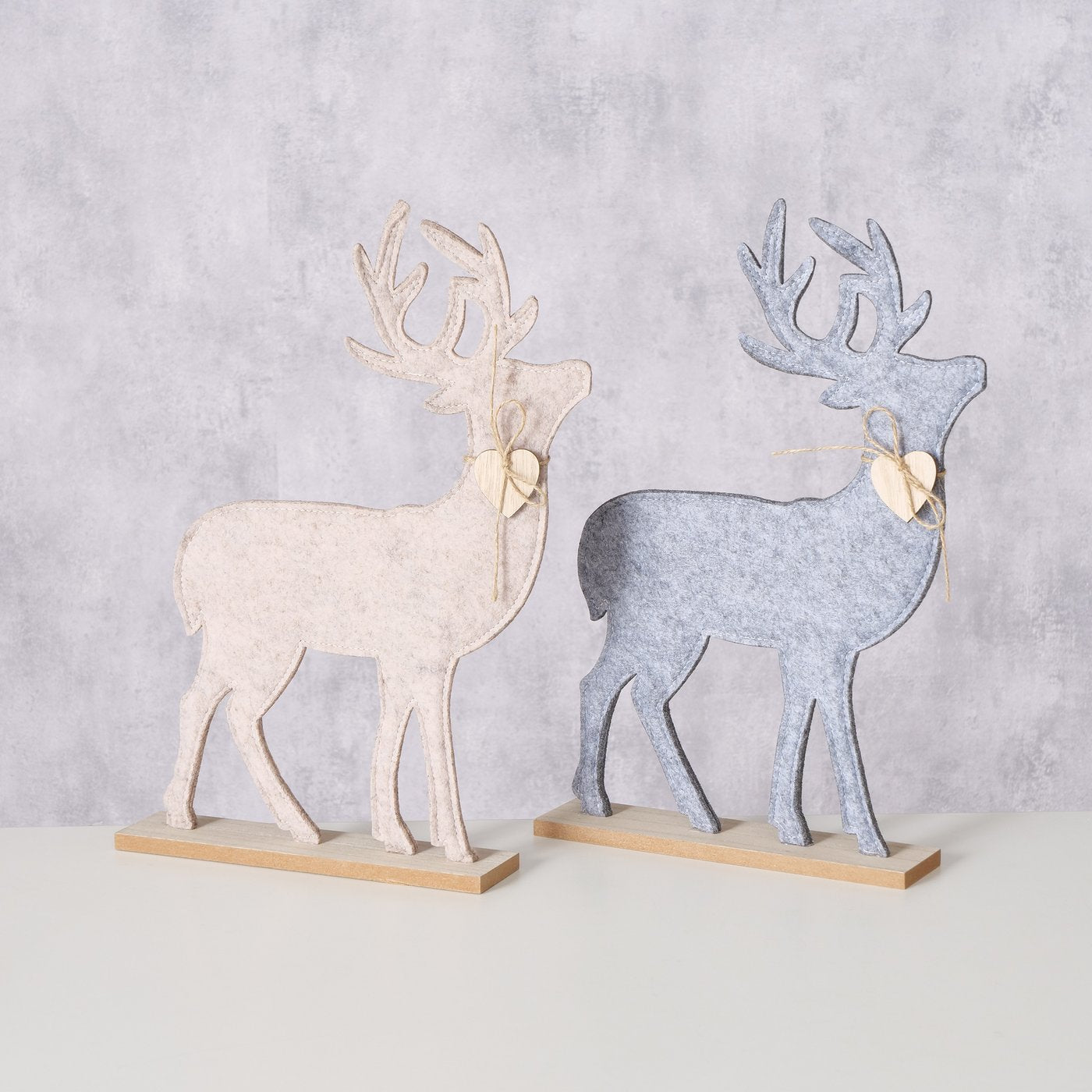 Renna in feltro beige